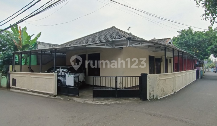 Ampera Kemang - Rumah Lama Hitung Tanah Posisi Hook di Ampera Jakarta Selatan Ampera Kemang - Rumah Lama Hitung Tanah Posisi Hook di Ampera Jakarta Selatan