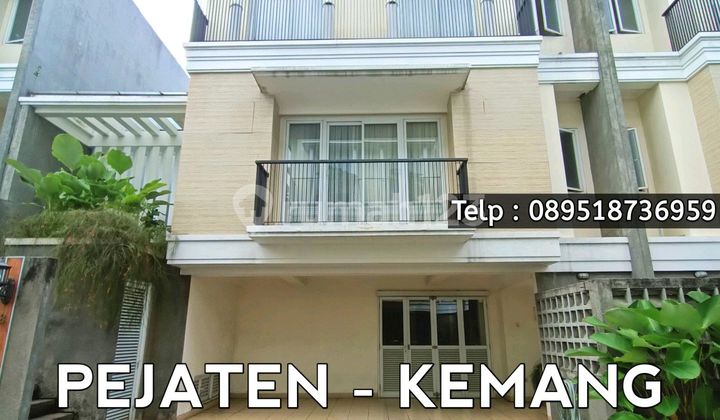 Pejaten Barat Townhouse - Beautiful Ready-to-Occupy House in Pejaten Barat Townhouse, South Jakarta