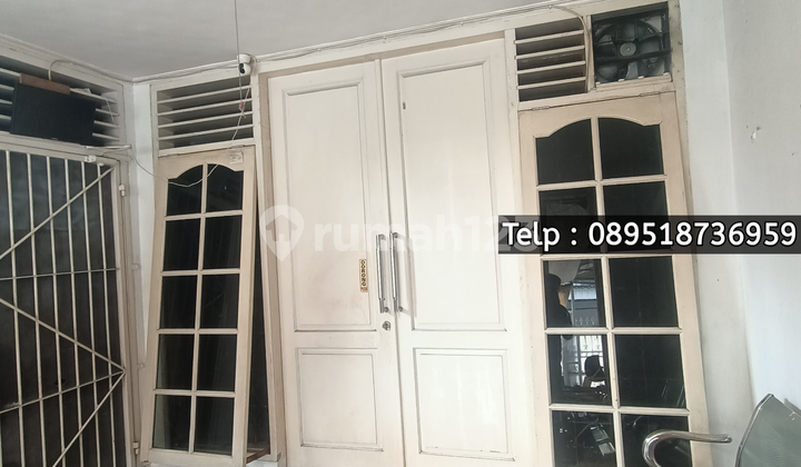 Mampang Prapatan - Old House by the Main Road in Mampang Prapatan, South Jakarta 2