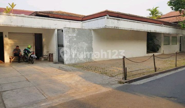 Kemang - Rumah Lama Hitung Tanah Dekat ke Jalan Kemang Raya Jakarta Selatan