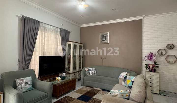 Beautiful House for Sale in Nusa Loak, BSD Hook 2