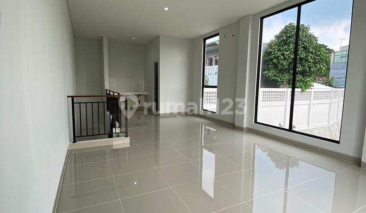 Disewakan Ruko Hook di Illago, Gading Serpong Disewakan Ruko Hook di Illago, Gading Serpong