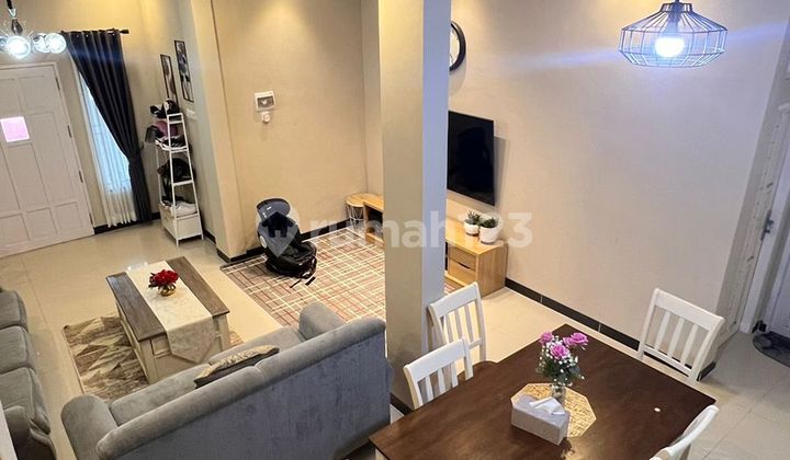 For Quick Sale: Beautiful & Sturdy House With 19 Large Pillar Columns in Balikpapan Regency Cluster Castarica For Quick Sale: Beautiful & Sturdy House With 19 Large Pillar Columns in Balikpapan Regency Cluster Castarica