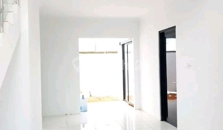 Rumah Mewah Dalam Komplek Di Perumahan Sawangan Village 2