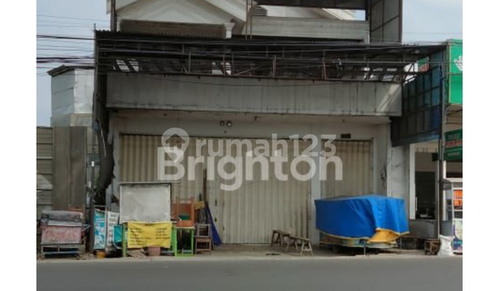 Strategic Shop House for Sale Opposite Balongpanggang Market