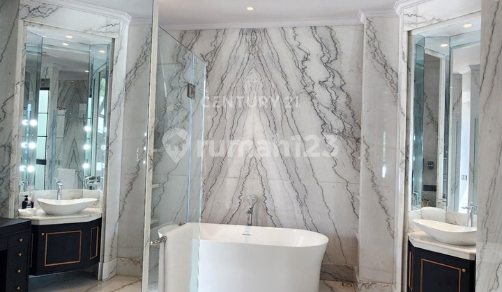 Rumah Mewah 4 Lantai  Kolam Renang LT 370 LB 810 Jakarta Selatan