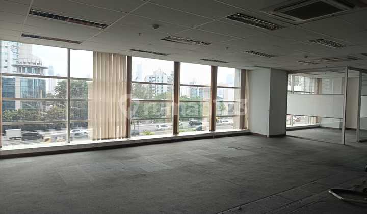 Perkantoran Siap Huni Luas 490 M2 di Grand Slipi Tower. Memiliki Akses Dari Berbagai Arah. Dilewati Transjakarta , Tol Jakarta - Tgr dan Tol Le Bandara International Soekarno Hatta