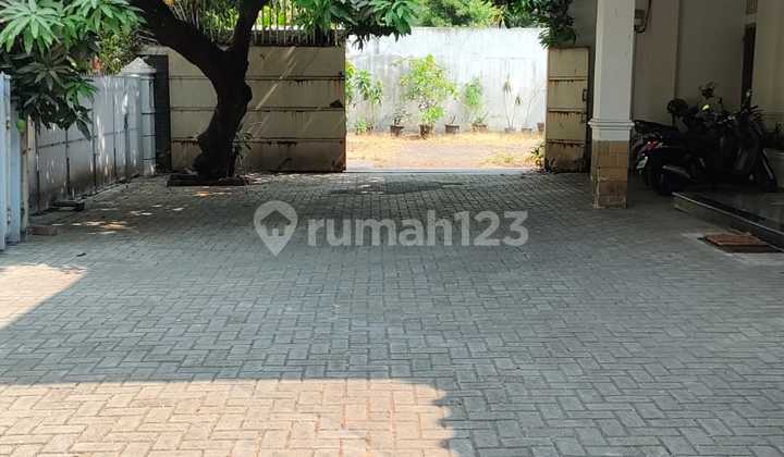 Rumah 2 Lantai Luas 1055 M2 Di Menteng Jakarta Pusat Lokasi Strategis  2