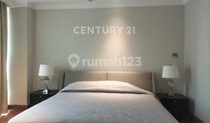 Four Season 3BR 198 Sqm Baru Renovasi Siap Huni Four Season 3BR 198 Sqm Baru Renovasi Siap Huni