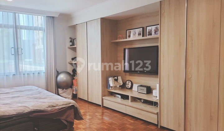 Apartemen Cantik 2 Kamar Tidur Hadap Kolam Renang di Kusuma Candra Kawasan Scbd 2