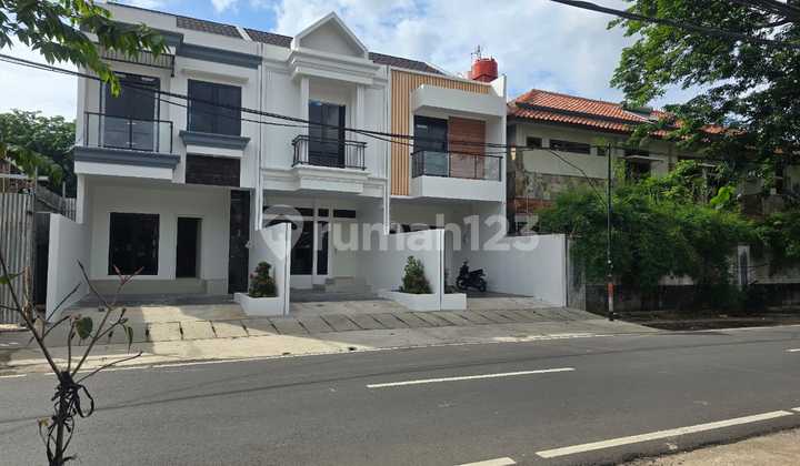 Rumah Strategis Percetakan Negara Pas Samping Jalan Dekat ke Salemba