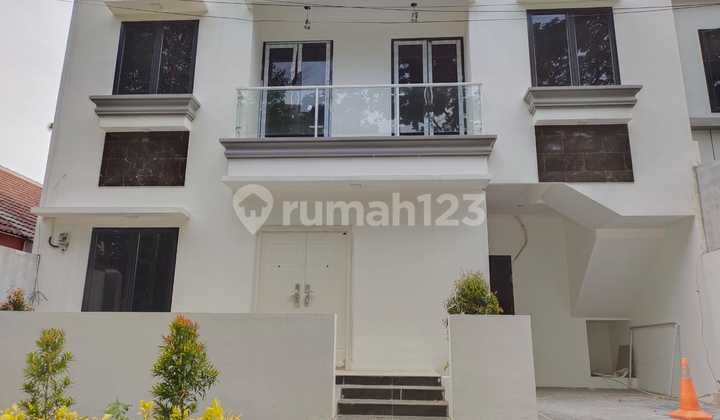 Rumah Strategis Samping Jalan Sodong Rawamangun Selangkah ke Persahabatan