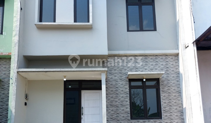 Rumah Bagus 2 Lantai Siap Huni Strategis Di Cibinong 