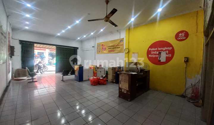 Sell 1-Story Shop House Just 1 Minute to Bogor Kota Station on Veteran Street Bogor