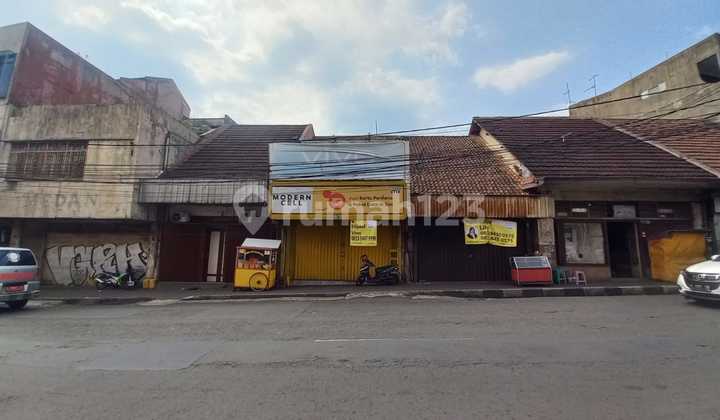 Sell 1-Story Shop House Just 1 Minute to Bogor Kota Station on Veteran Street Bogor
