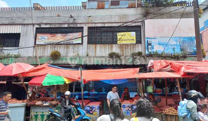 For Sale: 3-Story Shop House in Pasar Anyar, Accessible by Public Transport 1