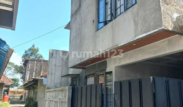 Jual Rumah Unik Furnished Jalan Rancamaya