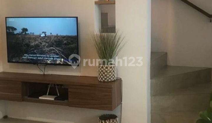 Jual Rumah 2 Lantai Semi Furnished Rancamaya Golf Estate 2