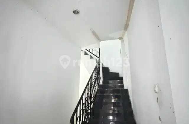 Ton - Dijual Rumah Kost Dekat Stasiun Juanda 12 Kamar Furnish 2
