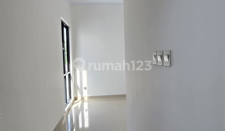 Ton - Dijual Rumah Kavling DKI Meruya Selatan 2 Lantai Unfurnish 2