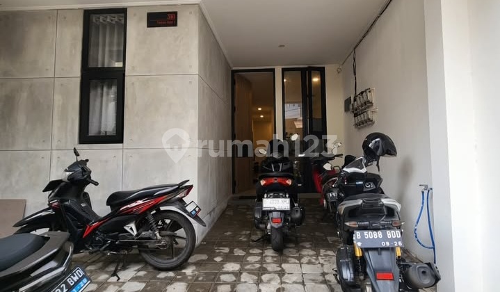 Ton - Dijual Rumah Kost Tanjung Duren Jakarta Barat 10 Kamar Furnish 2