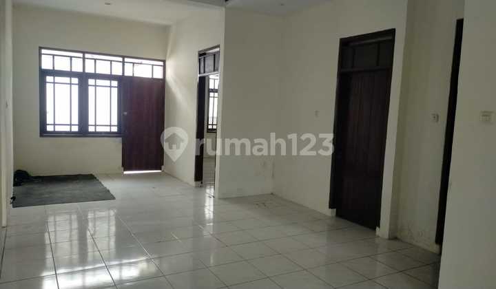 Disewakan Rumah Satu Lantai Terawat Berada di Dlm Komplek. 2