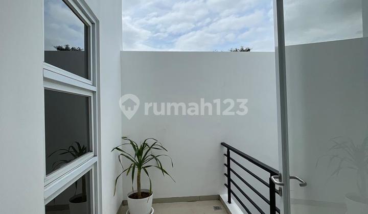 For Sale: House in North Bandung Area, Specifically Setraduta Melania with Cool Mountain Air. 2