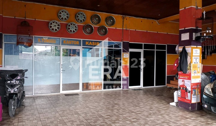 Lahan + Bangunan 3 Lantai