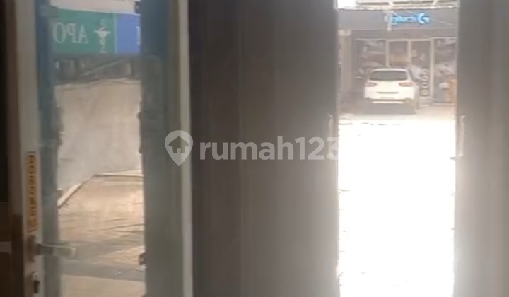 Strategic 3.5-Story Shop House 2