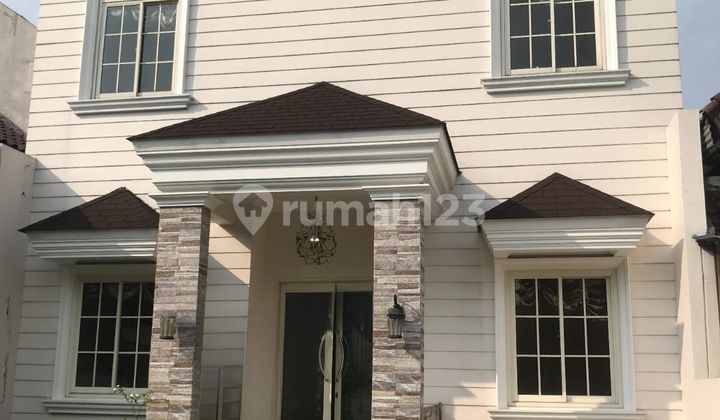 Beautiful 2-Story Residence Beautiful 2-Story Residence