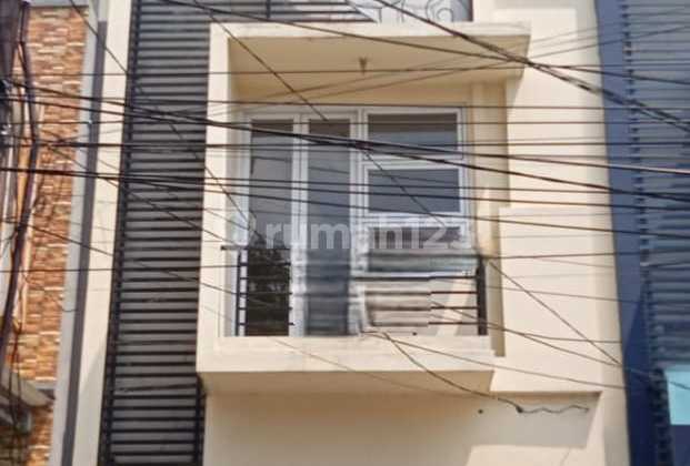 Ruko 2 Lantai Strategis Siap Huni