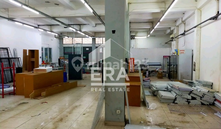 Land + 1 1/4 Storey Building 2