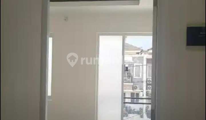 Strategic 2-Story Residence Strategic 2-Story Residence