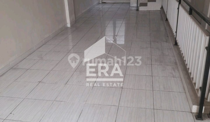 Strategic 3-Story Shophouse 2