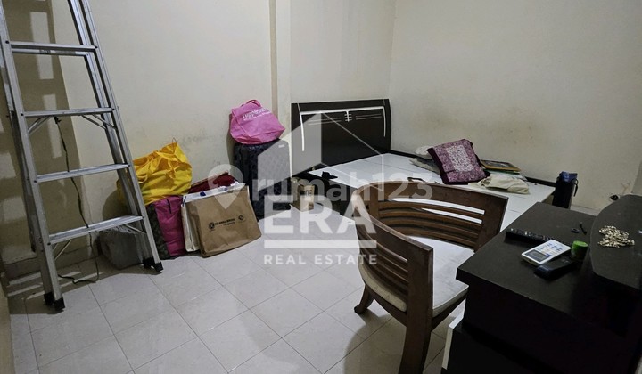 Rumah Asri 3 Lantai 2