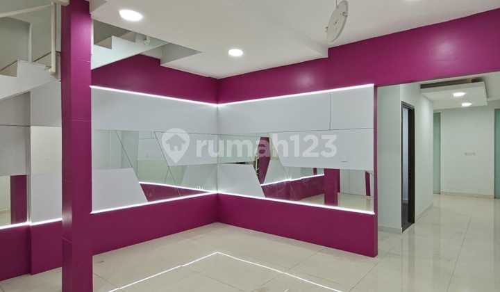 Ruko Cantik 3 Lantai Siap Huni