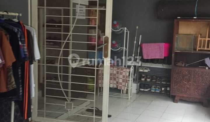 Beautiful 2-Story House 2