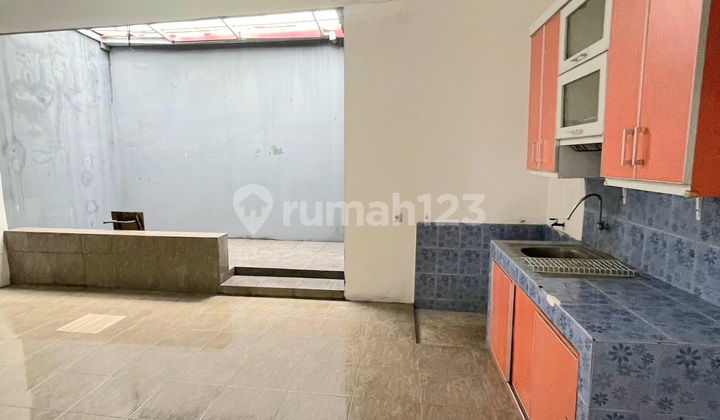 Rumah 2 Lantai Cluster Navara di Modernland 2