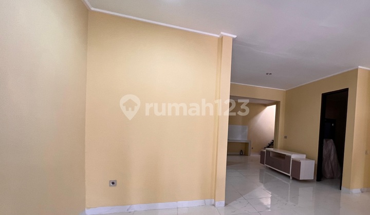 Nice House Cluster Serenade Lake in Gading Serpong 2