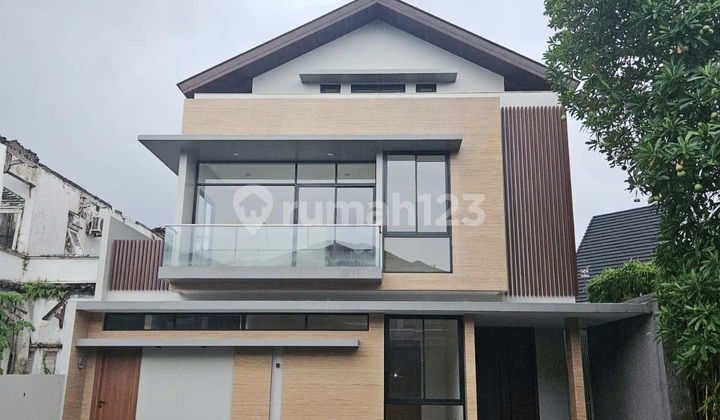 Luxurious New Brand House in Taman Diponegoro, Lippo Karawaci