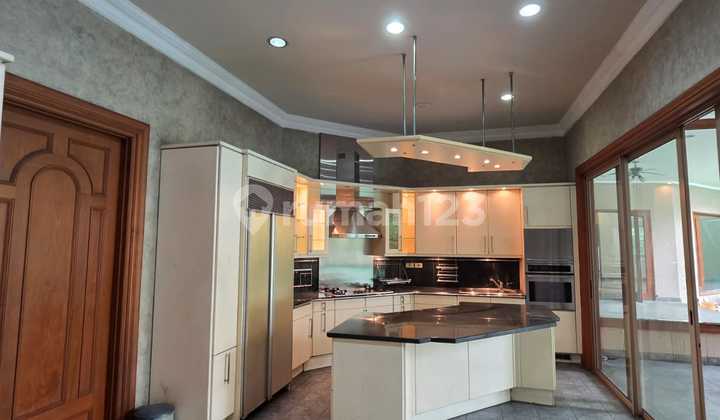 Luxury House with Swimming Pool in the Elite Area of Pondok Indah 2