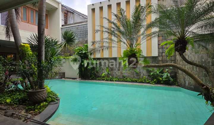 Luxury House with Swimming Pool in the Elite Area of Pondok Indah