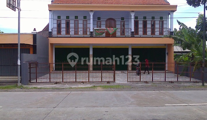 Ruko Strategsi Disewakan Di Ringroad Selatan, Perempatan Madukismo