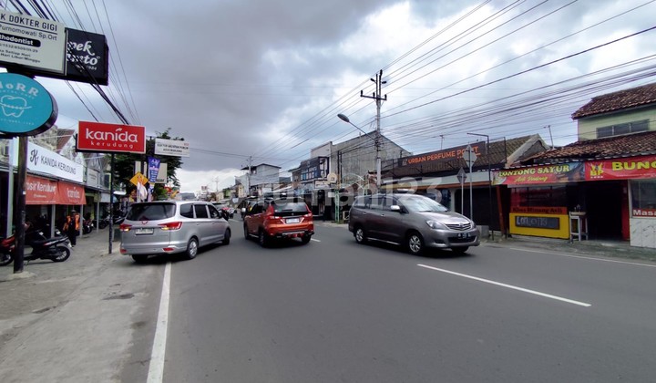 Commercial Space for Rent, Strategic Location on Jalan Kaliurang, Condongcatur, Depok, Sleman 2