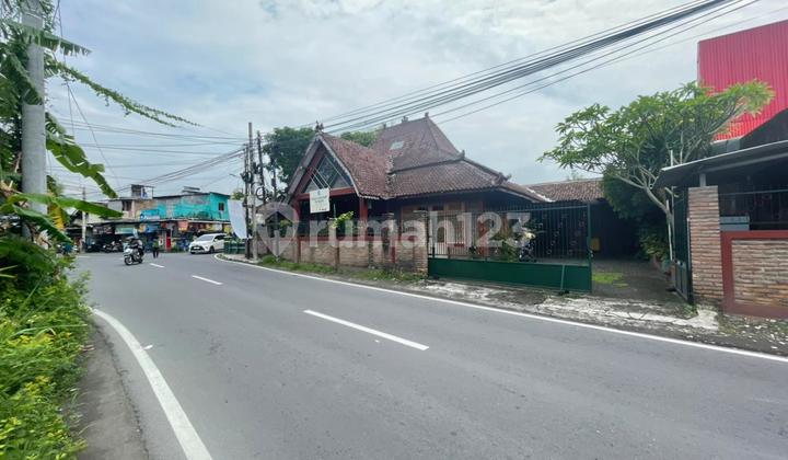 Quick Sale Prime Business Venue on Damai Street Sleman, Suitable for Office/Homestay