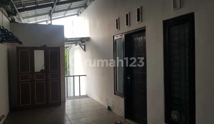 Property Investment  Large 4-Bedroom House for Sale in Corongan, Maguwoharjo, Sleman 2