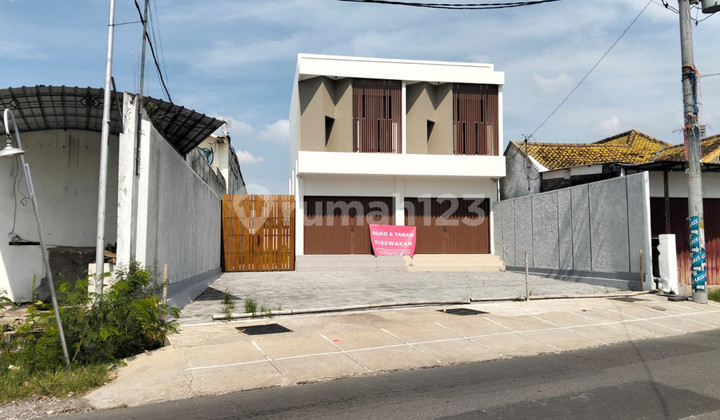 For Rent, Two-Story Shop House on North Berbah Street, Sleman. 2