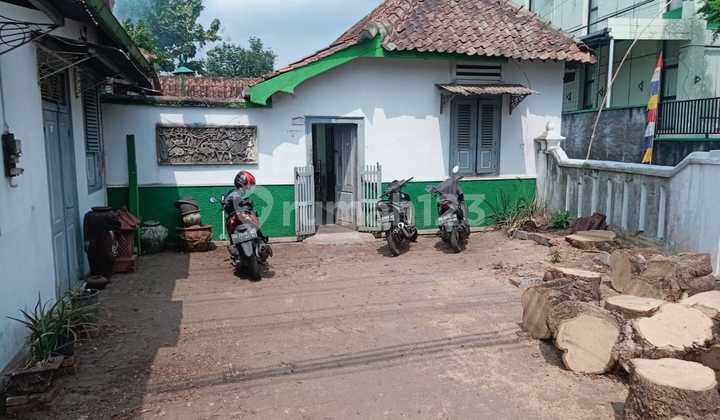 FOR RENT: Commercial House on Godean Street, Sleman