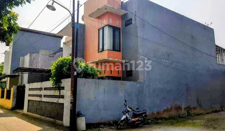 Property Investment  Large 4-Bedroom House for Sale in Corongan, Maguwoharjo, Sleman