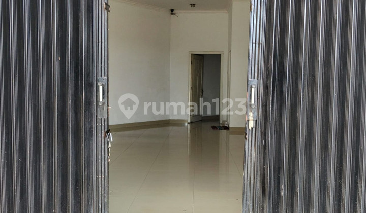 3-Floor Furnished Shophouse Strategic Location Near SD Kanisius Gayam 1, Pakualaman, Yogyakarta 2